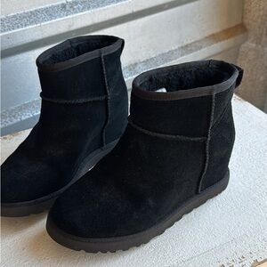 Ugg black womens boots 6